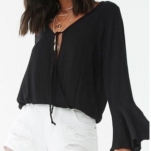 ✖️SOLD✖️NWOT // Sheer trumpet sleeve blouse